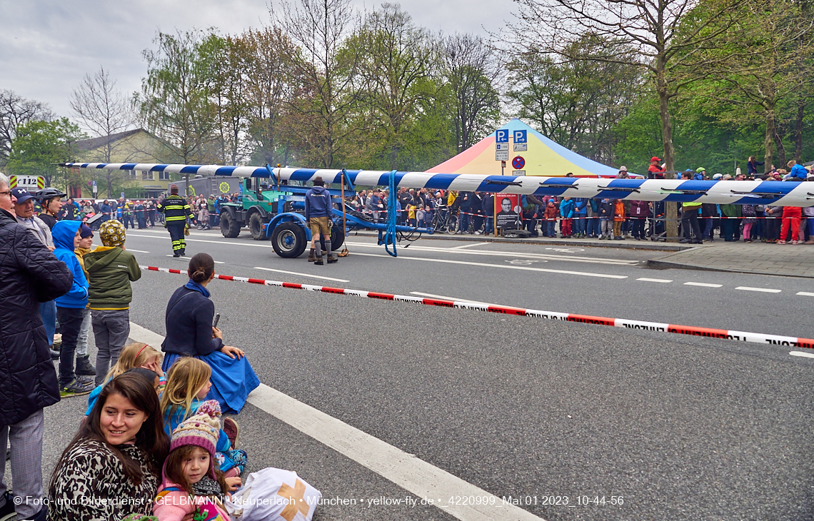 01.05.2023 - Maibaumaufstellung in Berg am Laim